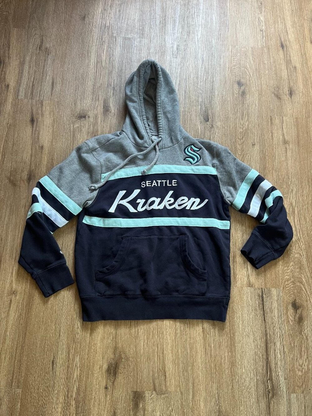 Mitchell & Ness Adult Seattle Kraken Head Coach Navy Pullover Hoodie Mens Medium